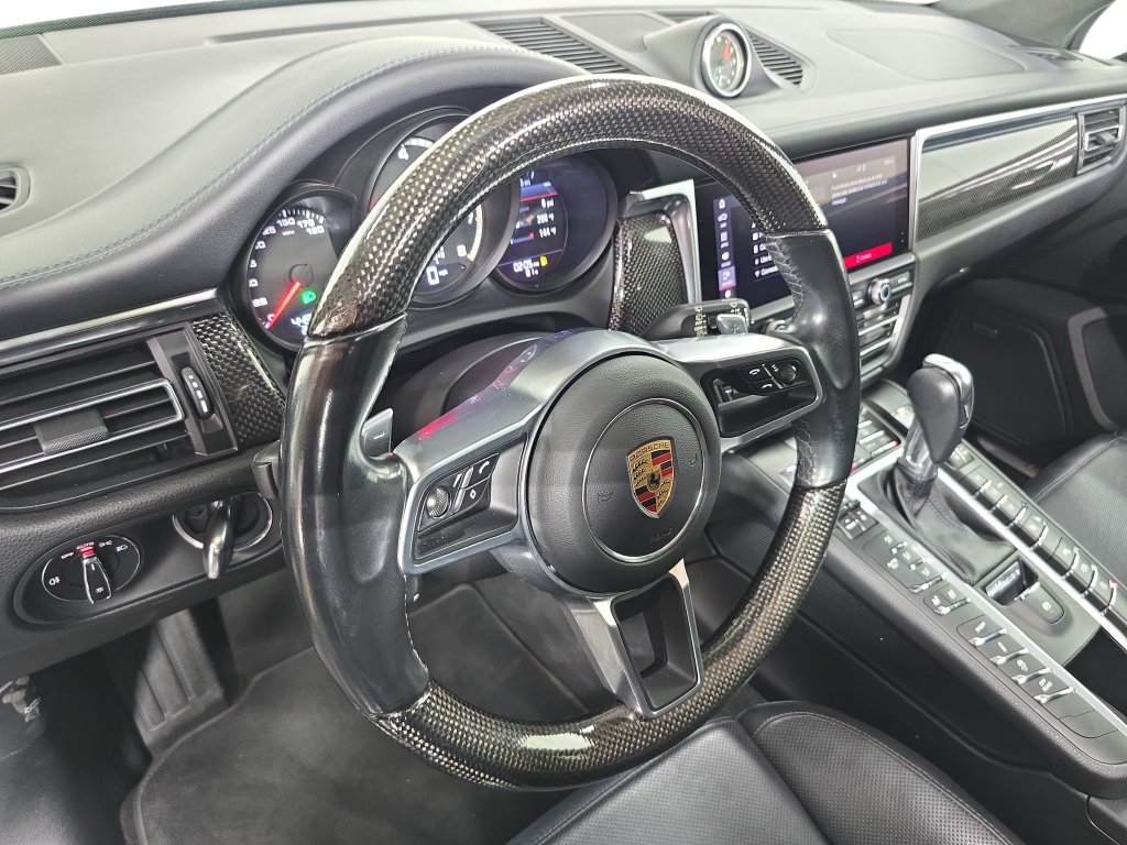 Used 2021 Porsche Macan Turbo AWD/4WD image 4