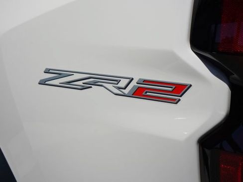 New 2026 Chevrolet Colorado ZR2 w/ Technology Package AWD/4WD image 22