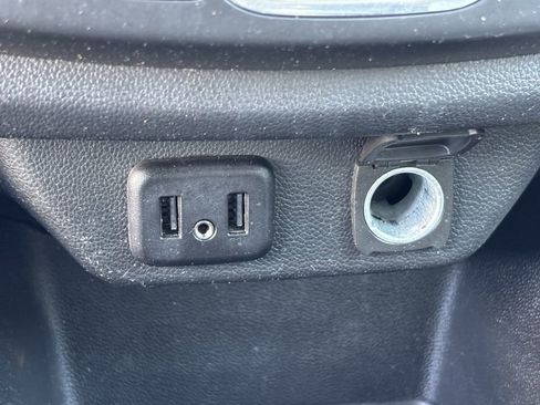 Used 2023 Chevrolet Traverse LS image 17