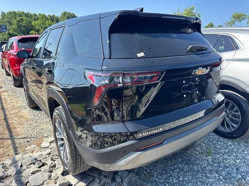 Used 2026 Chevrolet Equinox LT FWD image 4