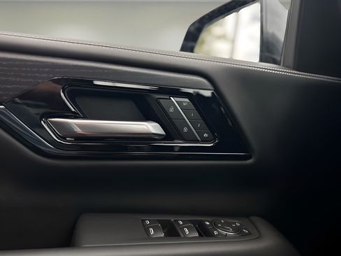 Used 2026 GMC Yukon AT4 Ultimate AWD/4WD image 15