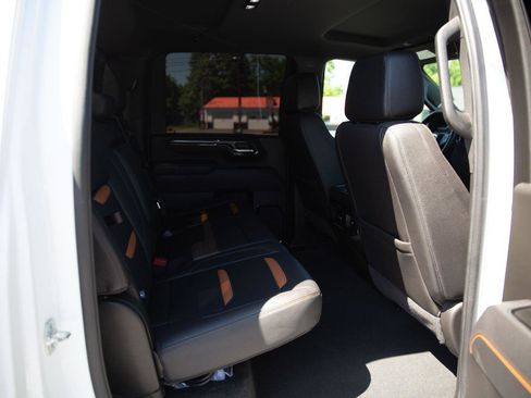 Used 2025 GMC Sierra 2500 AT4 AWD/4WD image 23
