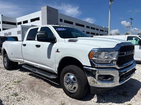 Used 2024 RAM 3500 Tradesman w/ Chrome Appearance Group AWD/4WD image 1
