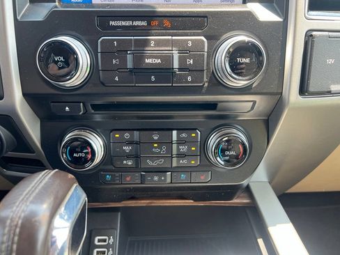 Used 2018 Ford F150 Lariat w/ Equipment Group 502A Luxury AWD/4WD image 31