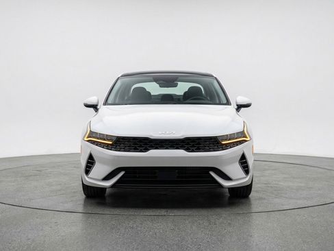 Used 2025 Kia K4 LXS image 2