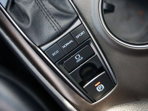 Used 2021 Toyota Camry XSE FWD image 38