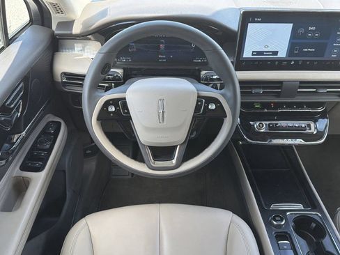 Used 2024 Lincoln Corsair FWD image 15