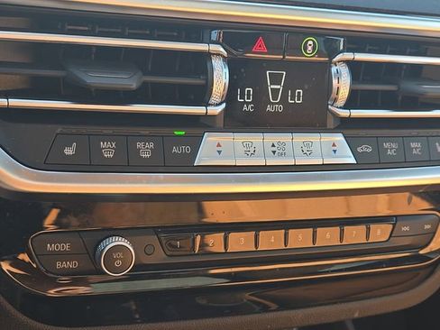 Used 2023 BMW X3 xDrive30i w/ Premium Package image 25