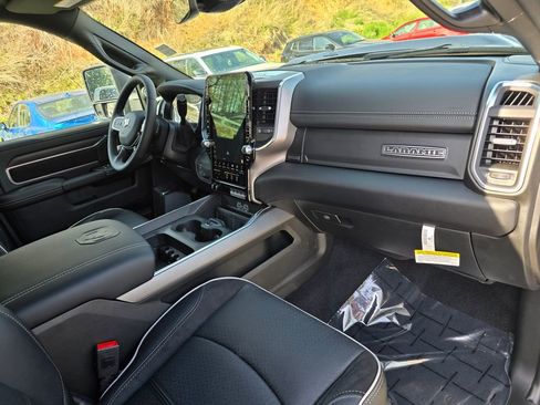 New 2026 RAM 2500 Laramie AWD/4WD image 28