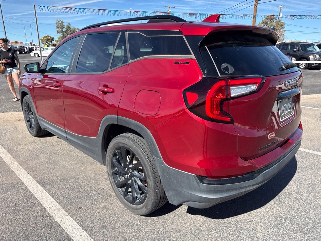 Used 2023 GMC Terrain SLE w/ Elevation Edition FWD image 4