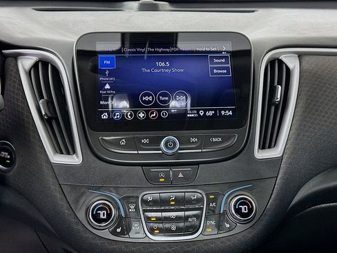 Used 2022 Chevrolet Malibu LT FWD image 15