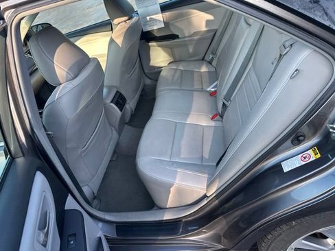 Used 2015 Toyota Camry XLE FWD image 10