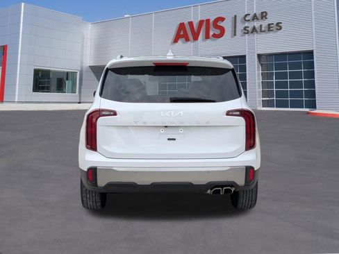 Used 2025 Kia Telluride S FWD image 7