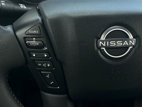 Used 2024 Nissan Frontier SL w/ Technology Package AWD/4WD image 11