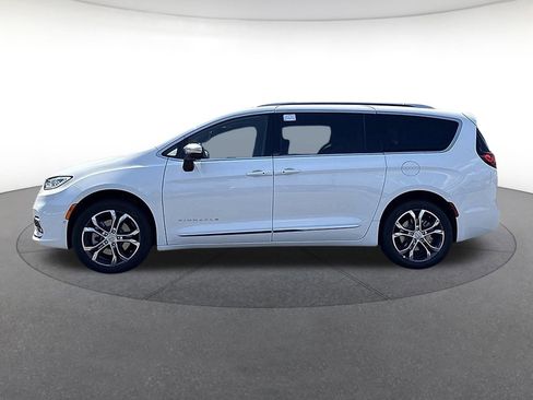 New 2026 Chrysler Pacifica Pinnacle image 2
