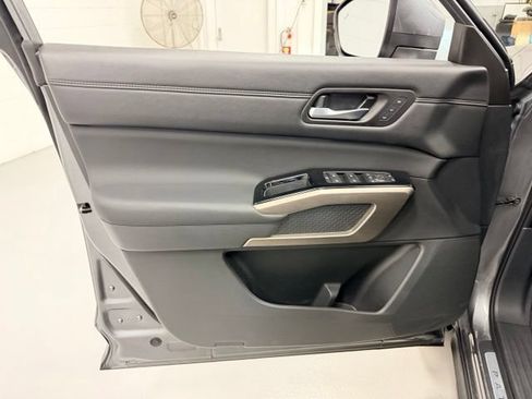 Used 2025 Nissan Pathfinder Platinum w/ Cargo Package AWD/4WD image 23