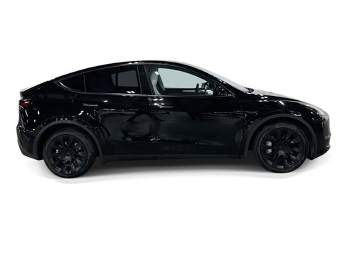 Certified 2023 Tesla Model Y Long Range AWD/4WD image 7
