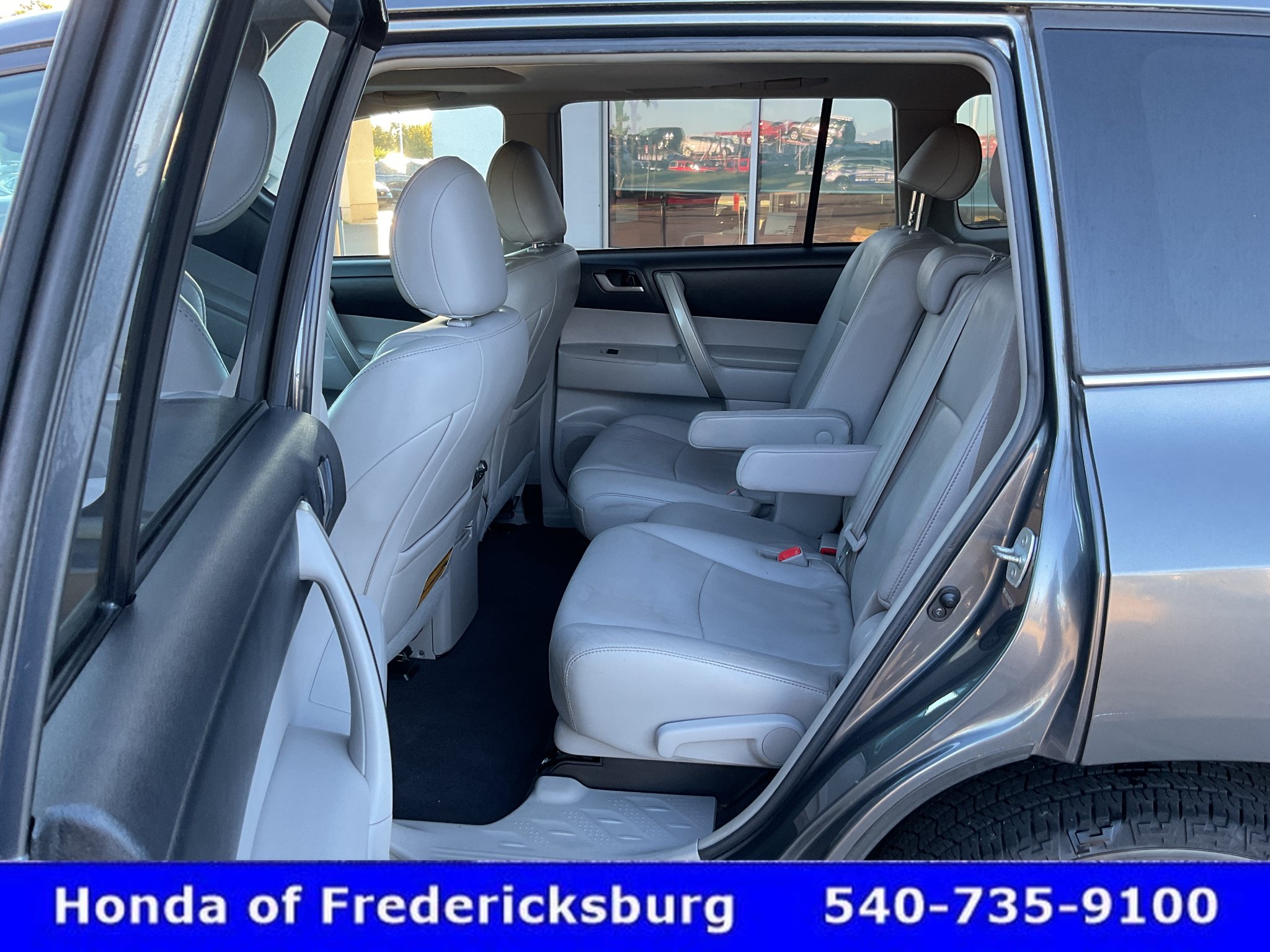 Used 2011 Toyota Highlander SE w/ Convenience Pkg AWD/4WD image 24