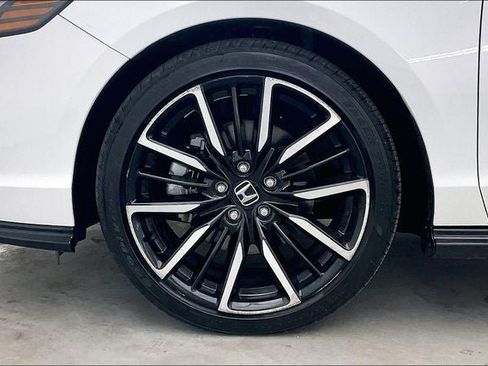 Used 2024 Honda Accord Touring image 10