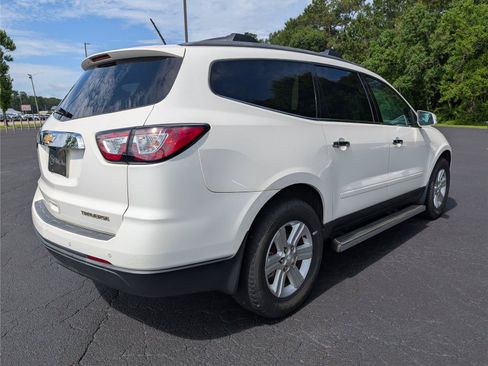 Used 2014 Chevrolet Traverse LT w/ LPO, 'HIT The Road' Package FWD image 5