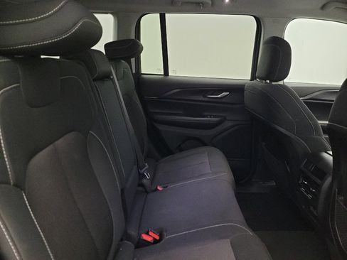 Used 2024 Jeep Grand Cherokee Laredo RWD image 19