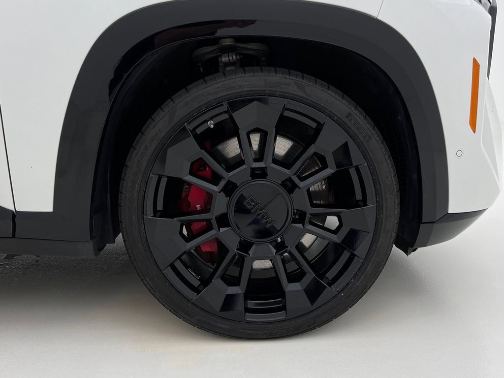 Certified 2023 BMW XM AWD/4WD image 30