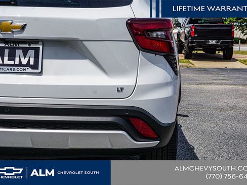 New 2026 Chevrolet Trax LT w/ Sunroof Package image 16