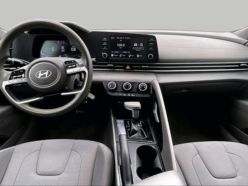 Used 2024 Hyundai Elantra SE FWD image 14