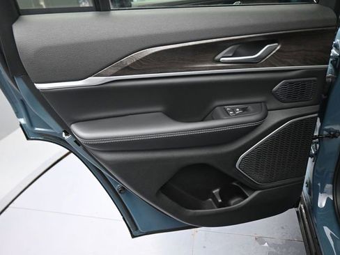 New 2026 Jeep Grand Cherokee Limited image 25