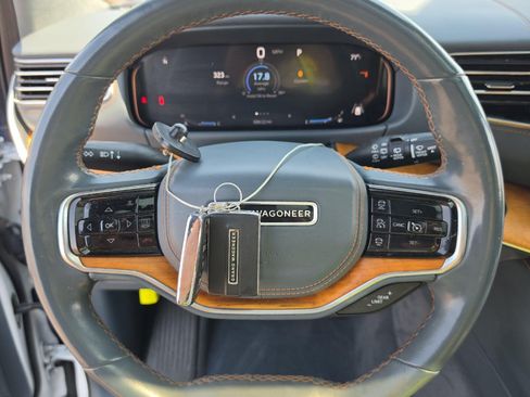 Used 2022 Jeep Grand Wagoneer Series II w/ Premium Group II AWD/4WD image 12