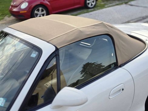 Used 1999 MAZDA MX-5 Miata RWD image 30