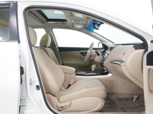 Used 2014 Nissan Altima 2.5 SV w/ Convenience Package image 11