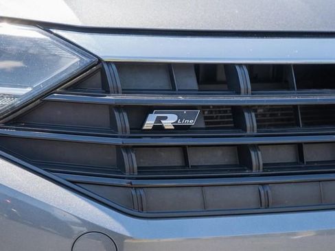 Used 2019 Volkswagen Jetta R-Line w/ R-Line Cold Weather Package FWD image 10