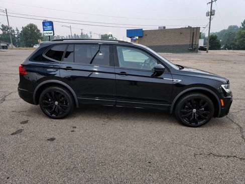 Used 2021 Volkswagen Tiguan SE R-Line w/ 2-Row Tiguan MDO Package AWD/4WD image 3