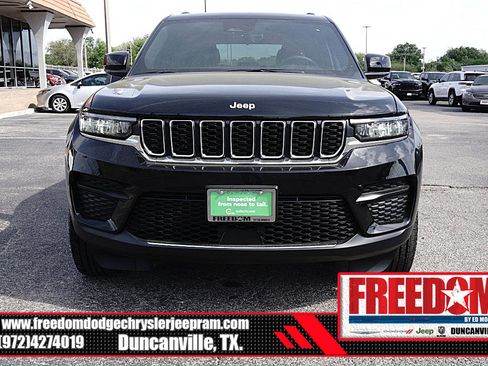 Certified 2025 Jeep Grand Cherokee Laredo image 8