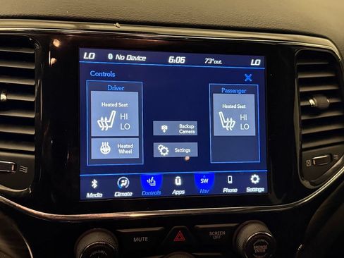 Used 2022 Jeep Grand Cherokee Laredo X RWD image 23