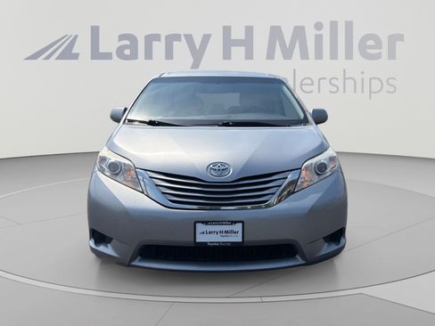 Used 2015 Toyota Sienna LE FWD image 8