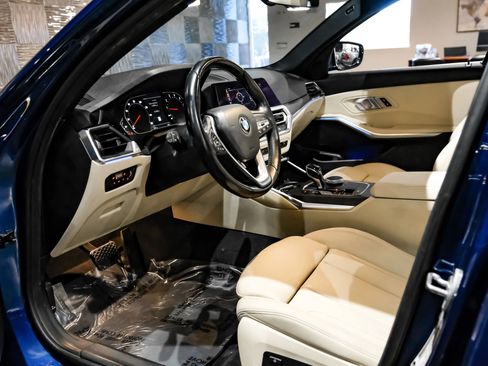 Used 2021 BMW 330i Sedan w/ Driving Assistance Package image 3