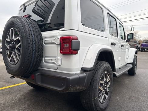New 2026 Jeep Wrangler Unlimited Sahara AWD/4WD image 3