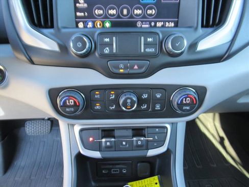 Used 2023 GMC Terrain SLT w/ LPO, Floor Liner Package image 23