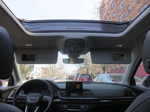 Used 2020 Audi Q5 2.0T Premium w/ Convenience Package AWD/4WD image 13