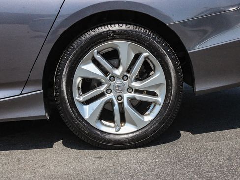 Used 2018 Honda Accord LX image 10