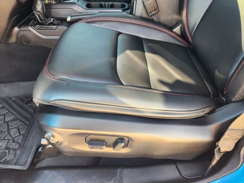 Used 2025 Jeep Wrangler Unlimited Rubicon image 24