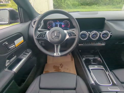 New 2025 Mercedes-Benz GLA 250 image 3