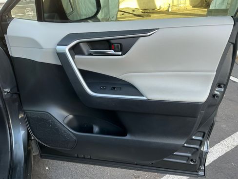 Certified 2019 Toyota RAV4 XLE Premium image 16
