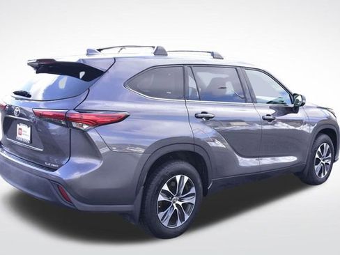 Certified 2021 Toyota Highlander XLE image 4