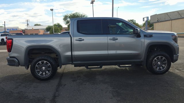 Used 2024 GMC Sierra 1500 AT4 w/ Technology Package AWD/4WD image 11