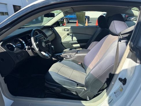 Used 2010 Ford Mustang Premium RWD image 12