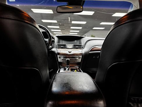 Used 2015 INFINITI Q70 L 3.7 w/ Deluxe Touring Package image 39