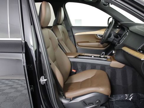 Certified 2024 Volvo XC90 T8 Plus w/ Protection Package Premier AWD/4WD image 29